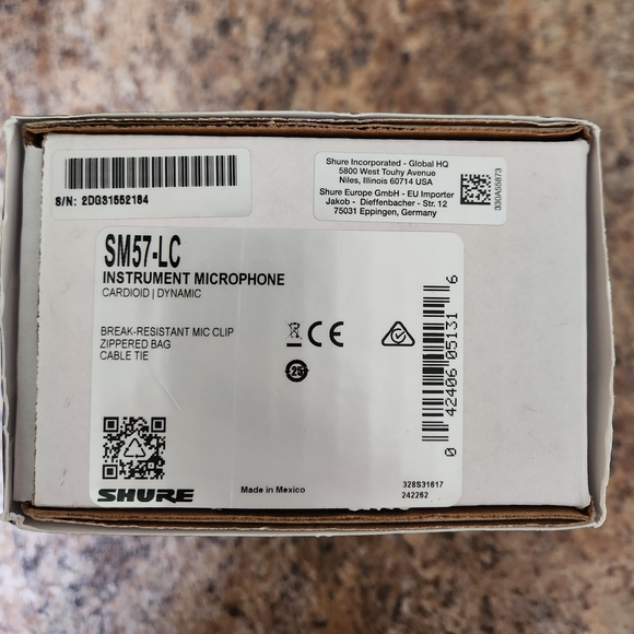 Shure SM57 Black Dynamic Microphone - Picture 6 of 8